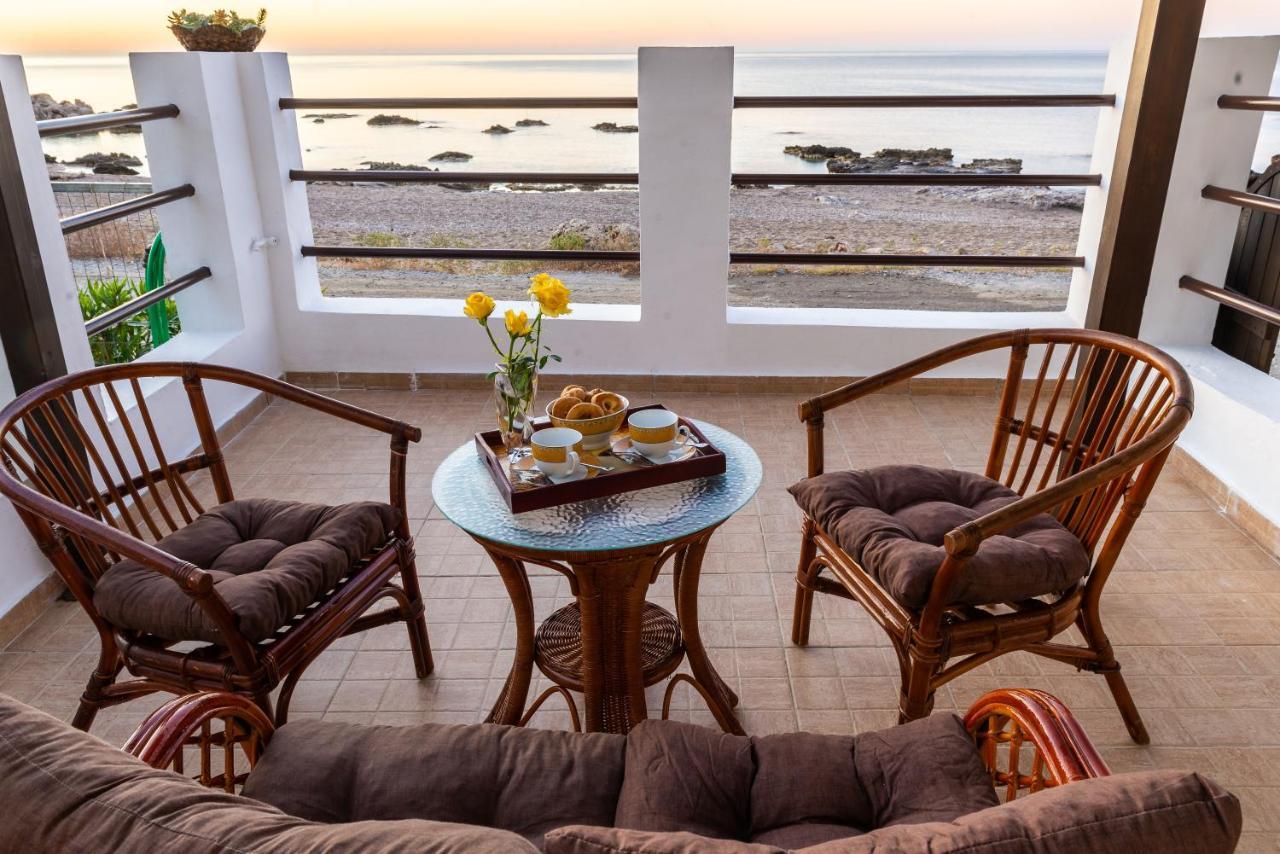Tsampika'S Beachfront House In Stegna Архангелос Экстерьер фото